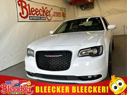 2022 Chrysler 300 S