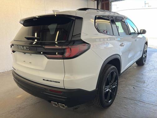2026 GMC Acadia Elevation FWD