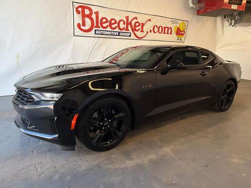Black 2022 Chevrolet Camaro RWD Coupe LT1
