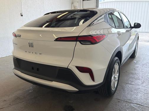 Summit White 2026 Buick Envista Preferred FWD