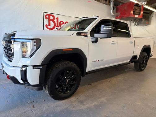 2026 GMC Sierra 2500 AT4