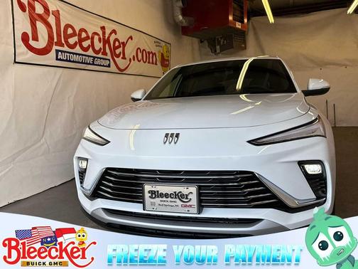 Summit White 2025 Buick Envista Preferred FWD SUV