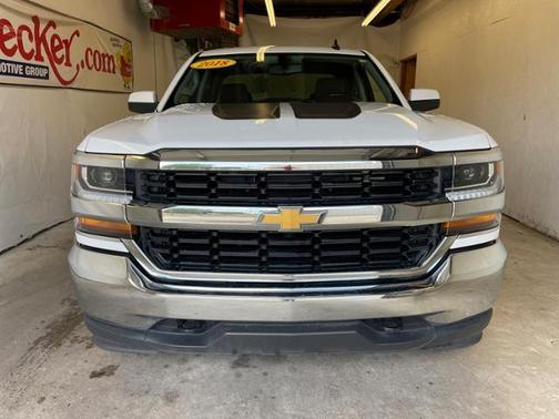 Photo 3 of 32 of 2018 Chevrolet Silverado 1500 1LT