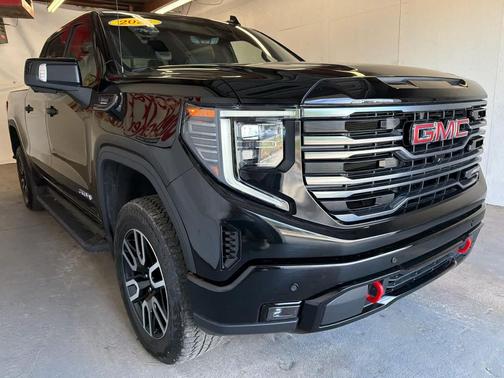 Onyx Black 2025 GMC Sierra 1500 AT4
