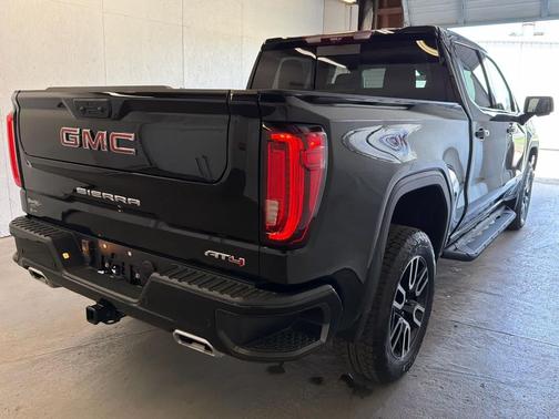 Onyx Black 2025 GMC Sierra 1500 AT4