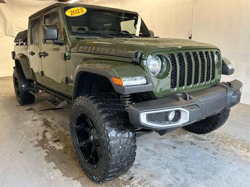 2023 Jeep Gladiator Sport S