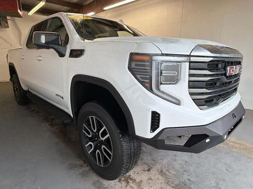 Summit White 2022 GMC Sierra 1500 AT4