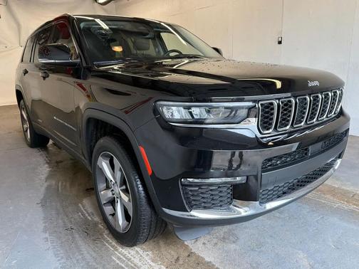 Diamond Black Crystal Pearlcoat 2022 Jeep Grand Cherokee L Limited