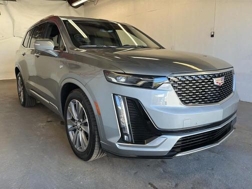 2025 Cadillac XT6 Premium Luxury FWD