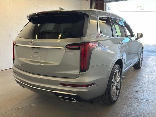 2025 Cadillac XT6 Premium Luxury FWD