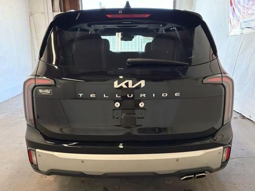 Ebony Black 2024 Kia Telluride EX