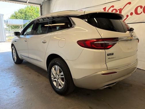 White Frost Tricoat 2018 Buick Enclave Essence