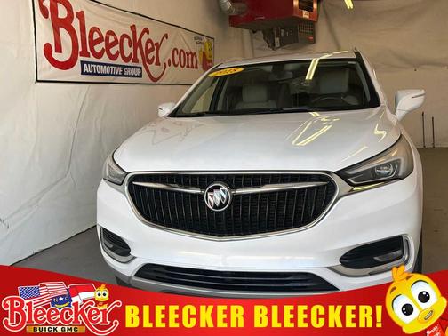White Frost Tricoat 2018 Buick Enclave Essence