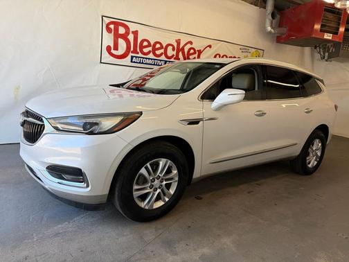 White Frost Tricoat 2018 Buick Enclave Essence