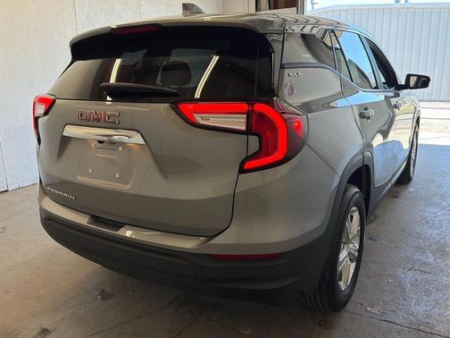 Sterling Metallic 2024 GMC Terrain FWD SLE