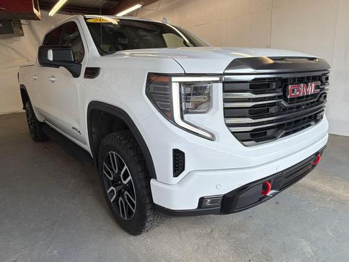 Summit White 2023 GMC Sierra 1500 AT4