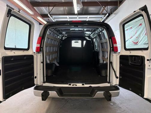 2024 Chevrolet Express 2500 RWD 2500 Regular Wheelbase WT