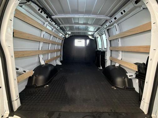 2024 Chevrolet Express 2500 RWD 2500 Regular Wheelbase WT