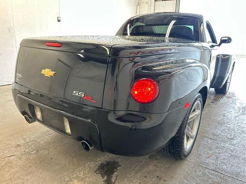 Smokin Asphalt 2004 Chevrolet SSR LS Reg Cab 116.0 WB