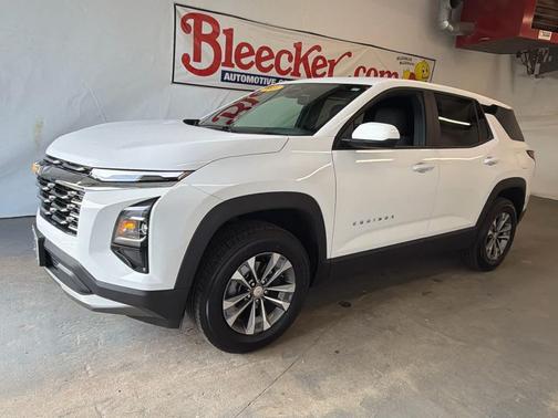Summit White 2025 Chevrolet Equinox 1LT