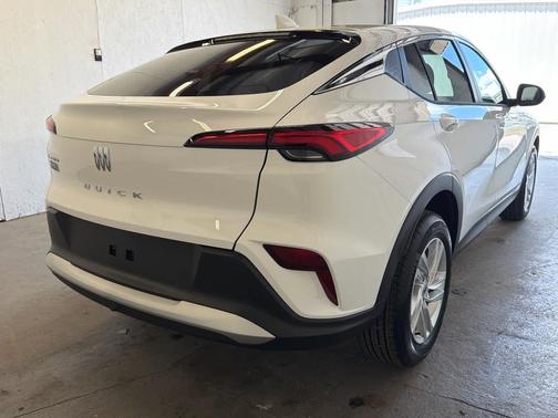 Summit White 2026 Buick Envista Preferred FWD