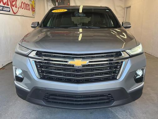 Sterling Gray Metallic 2023 Chevrolet Traverse LT Cloth