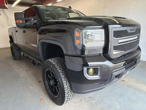 Onyx Black 2018 GMC Sierra 2500 SLT
