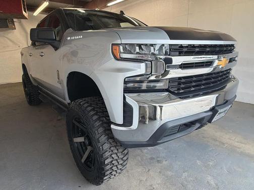 Silver Ice Metallic 2019 Chevrolet Silverado 1500 LT