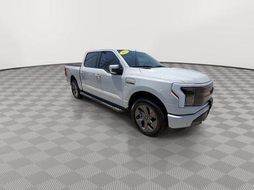 Avalanche 2023 Ford F-150 Lightning LARIAT