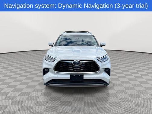 2022 Toyota Highlander Hybrid Platinum