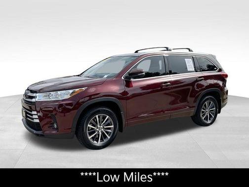 Ooh La La Rouge Mica 2017 Toyota Highlander XLE