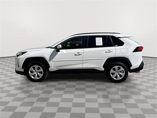 2019 Toyota RAV4 LE