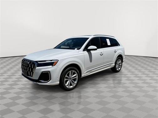 2025 Audi Q7 55 Premium Plus