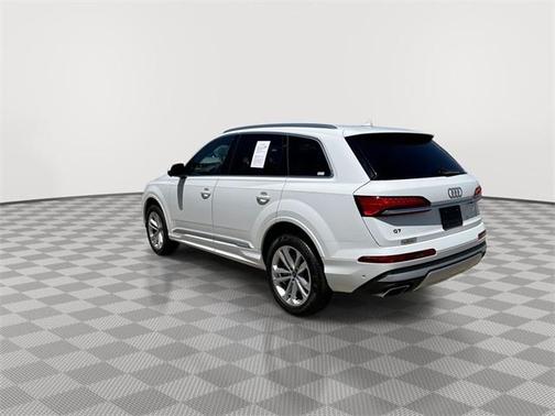 2025 Audi Q7 55 Premium Plus
