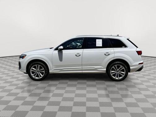 2025 Audi Q7 55 Premium Plus