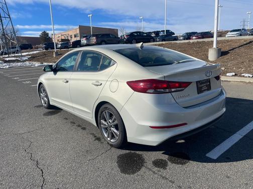 Photo 3 of 11 of 2017 Hyundai Elantra Value Edition