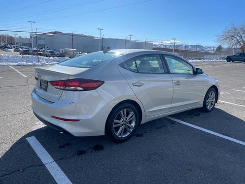 Photo 5 of 11 of 2017 Hyundai Elantra Value Edition