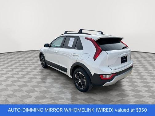 Snow White Pearl 2025 Kia Niro EX