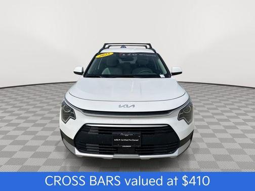 Snow White Pearl 2025 Kia Niro EX