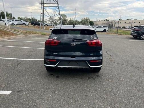 Photo 5 of 11 of 2019 Kia Niro Plug-In Hybrid LX