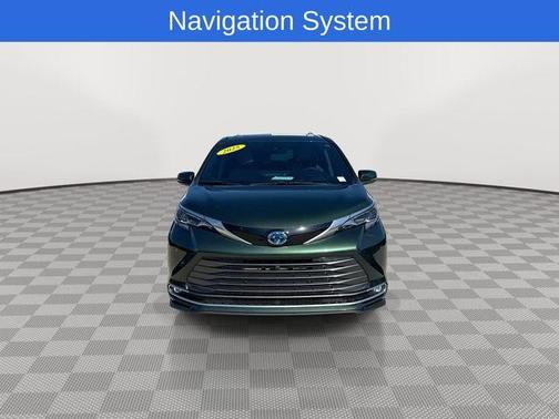2025 Toyota Sienna Platinum 7 Passenger