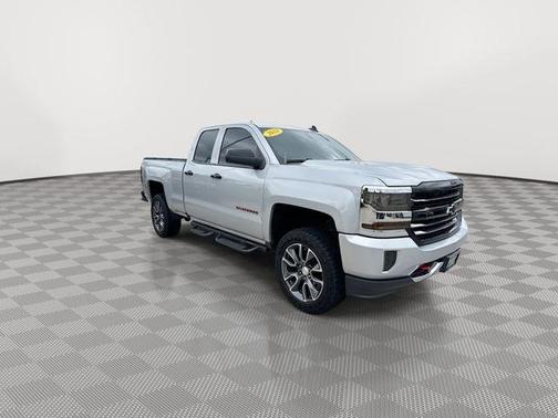 Silver Ice Metallic 2018 Chevrolet Silverado 1500 LT