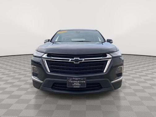 Mosaic Black Metallic 2022 Chevrolet Traverse LS