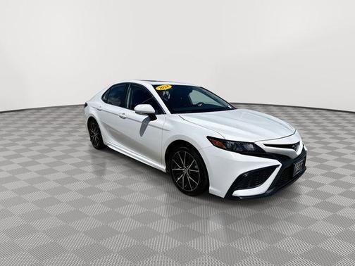 Wind Chill Pearl 2024 Toyota Camry XLE