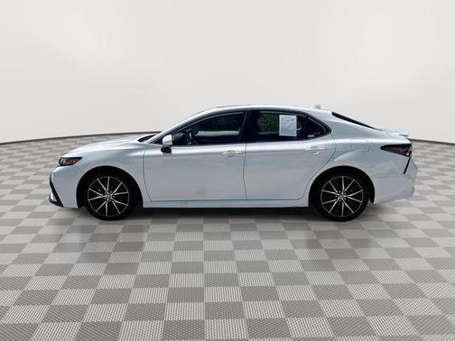 Wind Chill Pearl 2024 Toyota Camry XLE