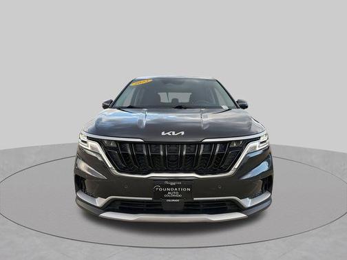 Metal 2023 Kia Carnival EX