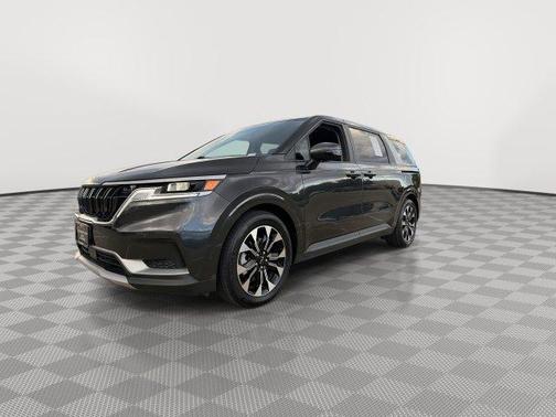 Metal 2023 Kia Carnival EX