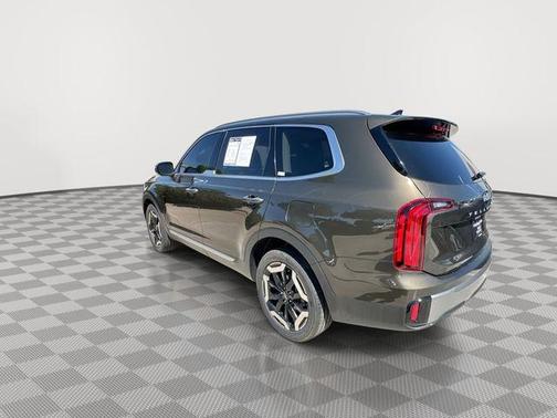 Dark Moss 2025 Kia Telluride S