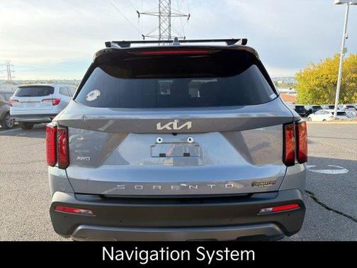 Everlasting Silver 2022 Kia Sorento S