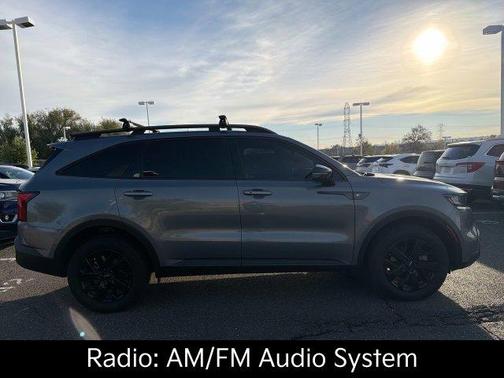 Everlasting Silver 2022 Kia Sorento S